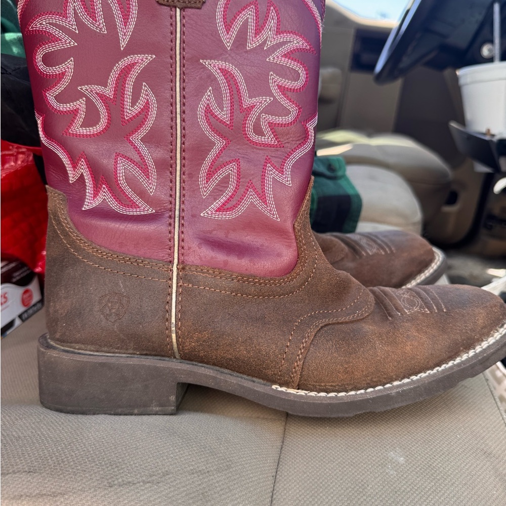 🤠Brown and Pink Western Boots🤠